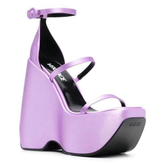 Versace
Triplatform 170mm platform sandals - Picture 2 of 16